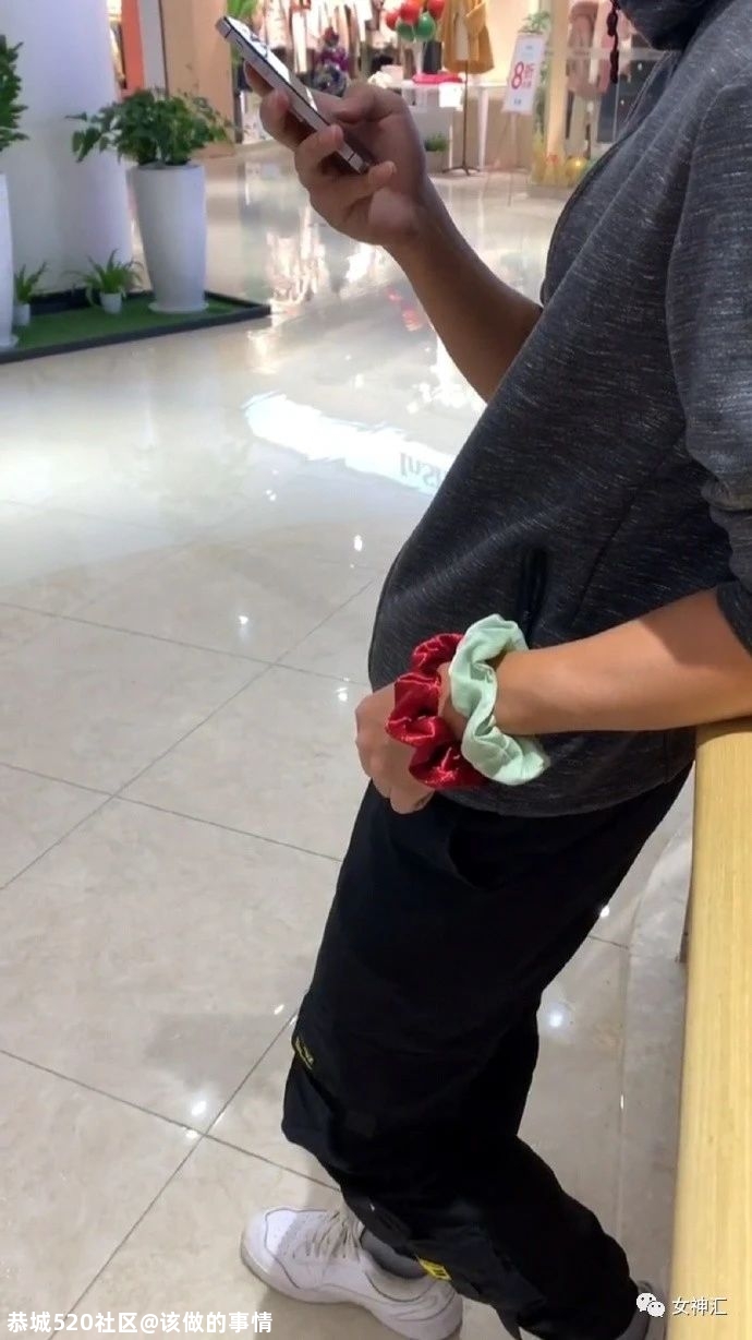 杨幂被当众吐槽，照骗和本人差别大？网友：“哈哈哈这回复太解气！”575 / 作者:该做的事情 / 帖子ID:280606