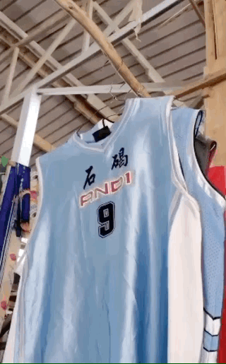 非洲黑人最时髦的衣服，是你扔掉的二手货663 / 作者:儿时的回忆 / 帖子ID:280805
