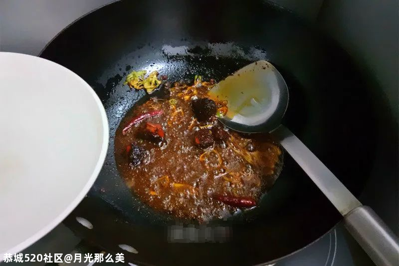 红油油的水煮肉片，看着就让人口水直流~赶紧学来做给家人吃！585 / 作者:月光那么美 / 帖子ID:281993