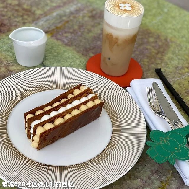 全球第一家LV餐厅开业！一杯拿铁100元，网友：这拉花一看就是我喝不起的样子！568 / 作者:儿时的回忆 / 帖子ID:284082
