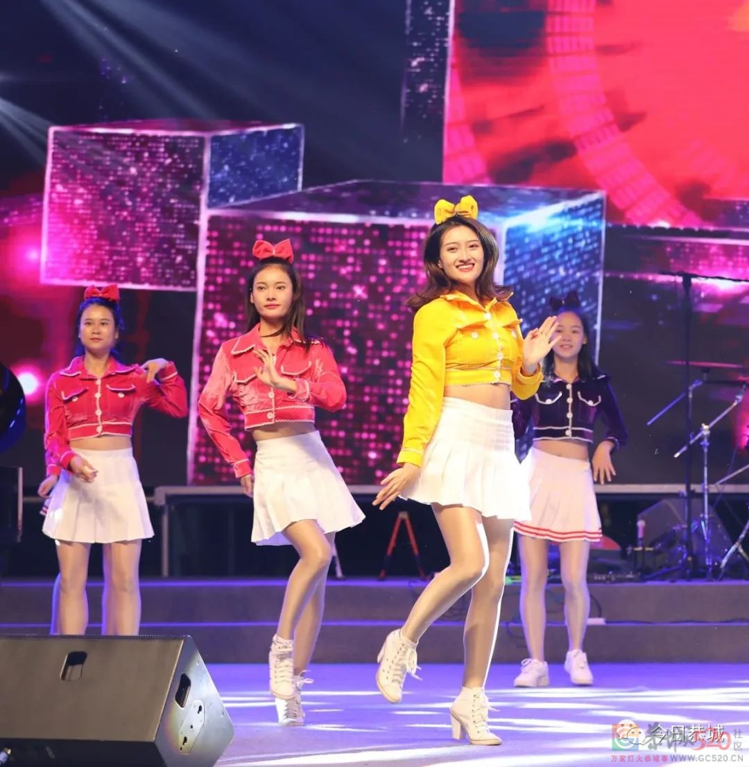 多图直击 | 恭城月柿金秋音乐晚会精彩上演176 / 作者:论坛小编01 / 帖子ID:290494