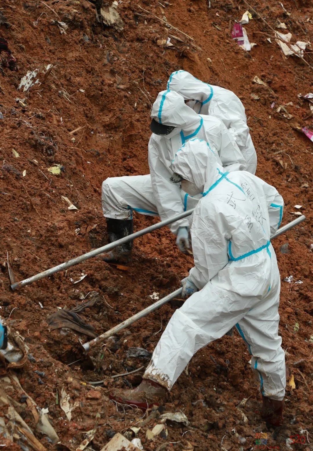 致哀！MU5735遇难者头七祭，搜寻仍将继续358 / 作者:登山涉水 / 帖子ID:293987