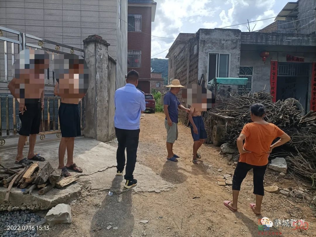 好样的！邻里纠纷无小事，驻村辅警来化解782 / 作者:论坛小编01 / 帖子ID:297575