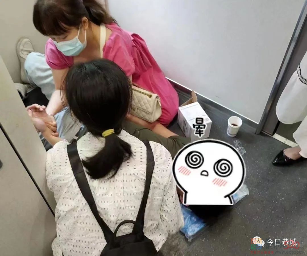 一男子动车上突发急病，她们挺身而出，彰显“90后”医者担当！247 / 作者:论坛小编01 / 帖子ID:298623