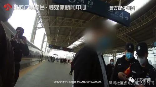高铁摘口罩吃东西，被质问“目的是什么”，真相是…476 / 作者:分叉路口 / 帖子ID:299883