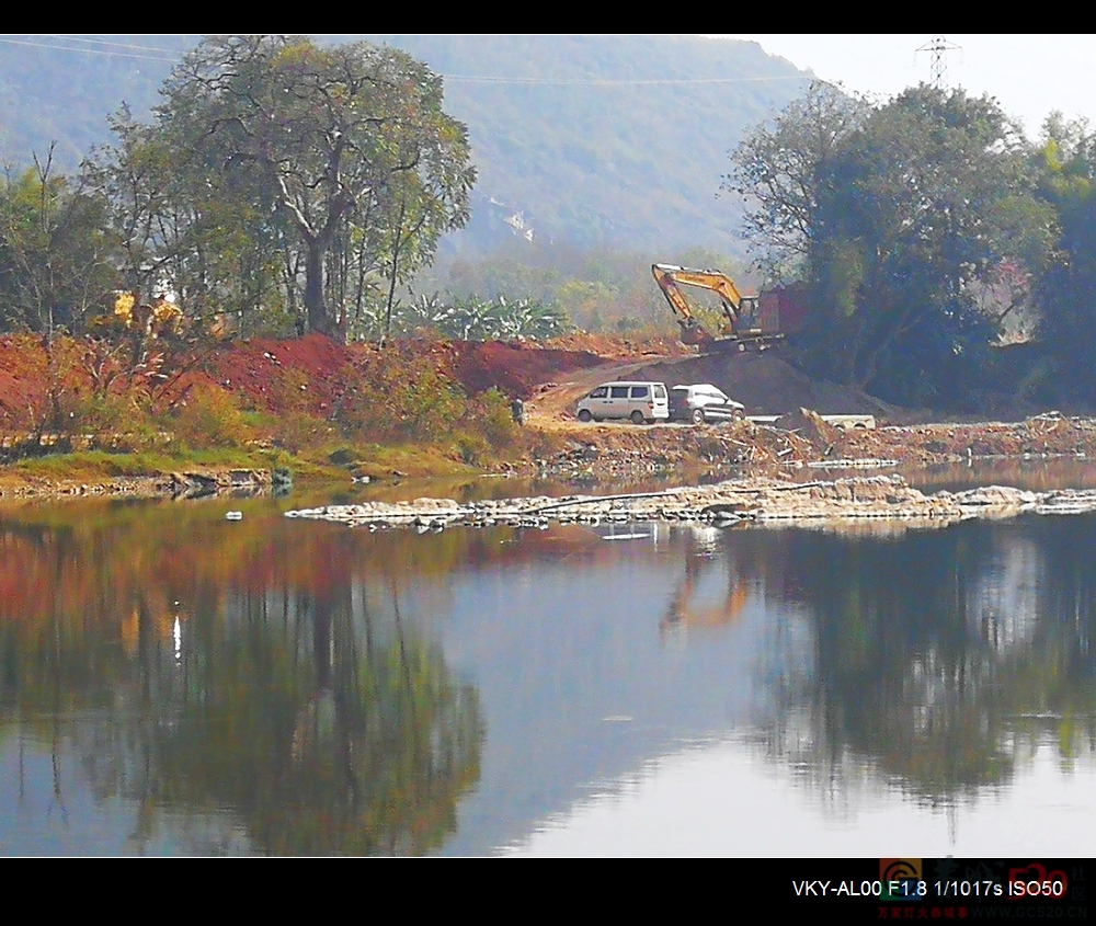 我县利用冬季枯水季节抓紧修防洪堤。461 / 作者:平安大叔 / 帖子ID:303037