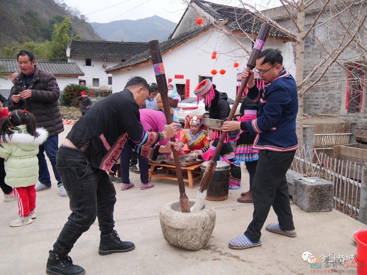 观音制作特色美食“马屎粑”迎新春352 / 作者:论坛小编01 / 帖子ID:303468