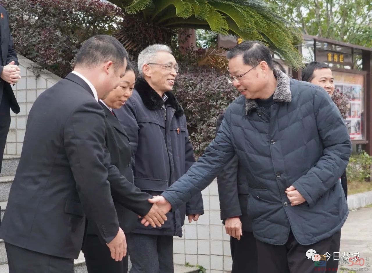 县四家班子领导到部分单位、乡镇、企业开展春节慰问892 / 作者:论坛小编01 / 帖子ID:303712