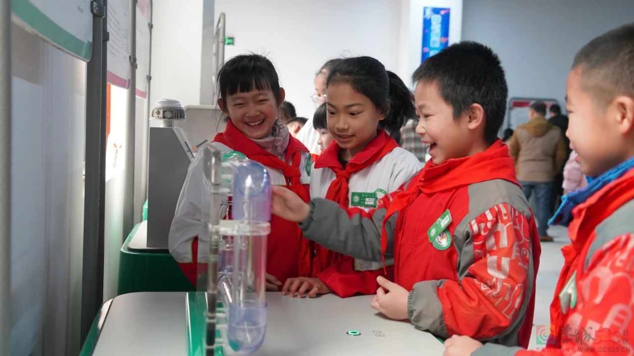 “中国流动科技馆”走进我县994 / 作者:论坛小编01 / 帖子ID:304261