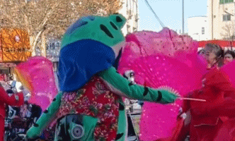 “大学毕业摆摊卖青蛙，直接领先同龄人20年”232 / 作者:儿时的回忆 / 帖子ID:304794