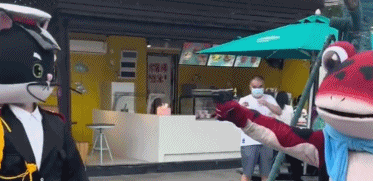 “大学毕业摆摊卖青蛙，直接领先同龄人20年”79 / 作者:儿时的回忆 / 帖子ID:304794