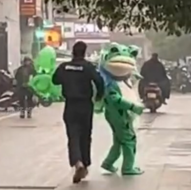 “大学毕业摆摊卖青蛙，直接领先同龄人20年”498 / 作者:儿时的回忆 / 帖子ID:304794