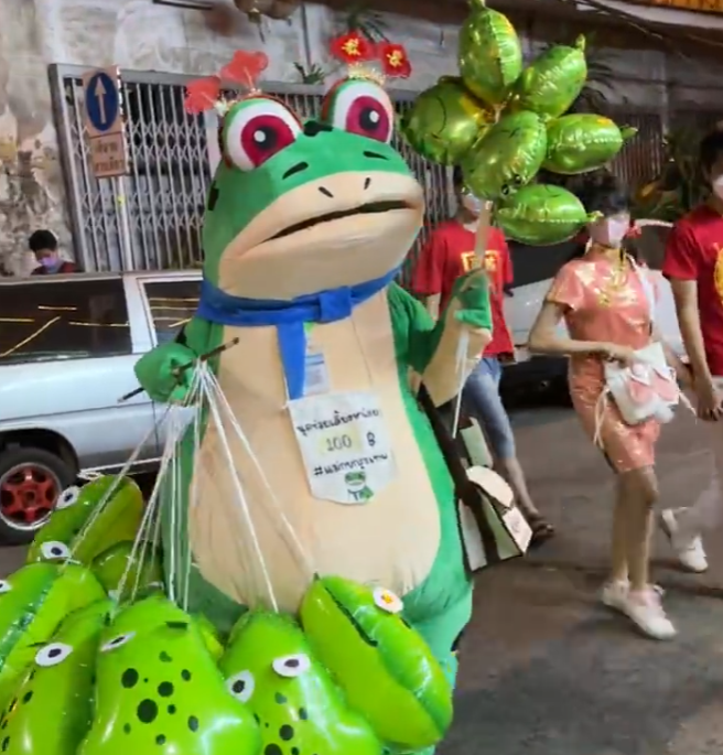 “大学毕业摆摊卖青蛙，直接领先同龄人20年”328 / 作者:儿时的回忆 / 帖子ID:304794