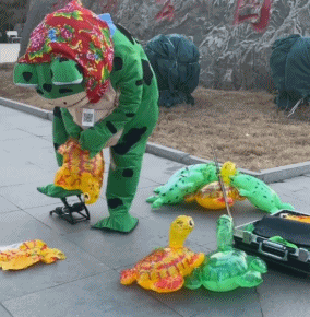 “大学毕业摆摊卖青蛙，直接领先同龄人20年”198 / 作者:儿时的回忆 / 帖子ID:304794