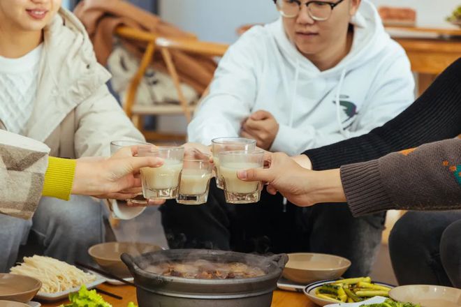 你会和同事成为朋友，非工作时间一起吃喝玩乐吗？857 / 作者:论坛小编01 / 帖子ID:305690