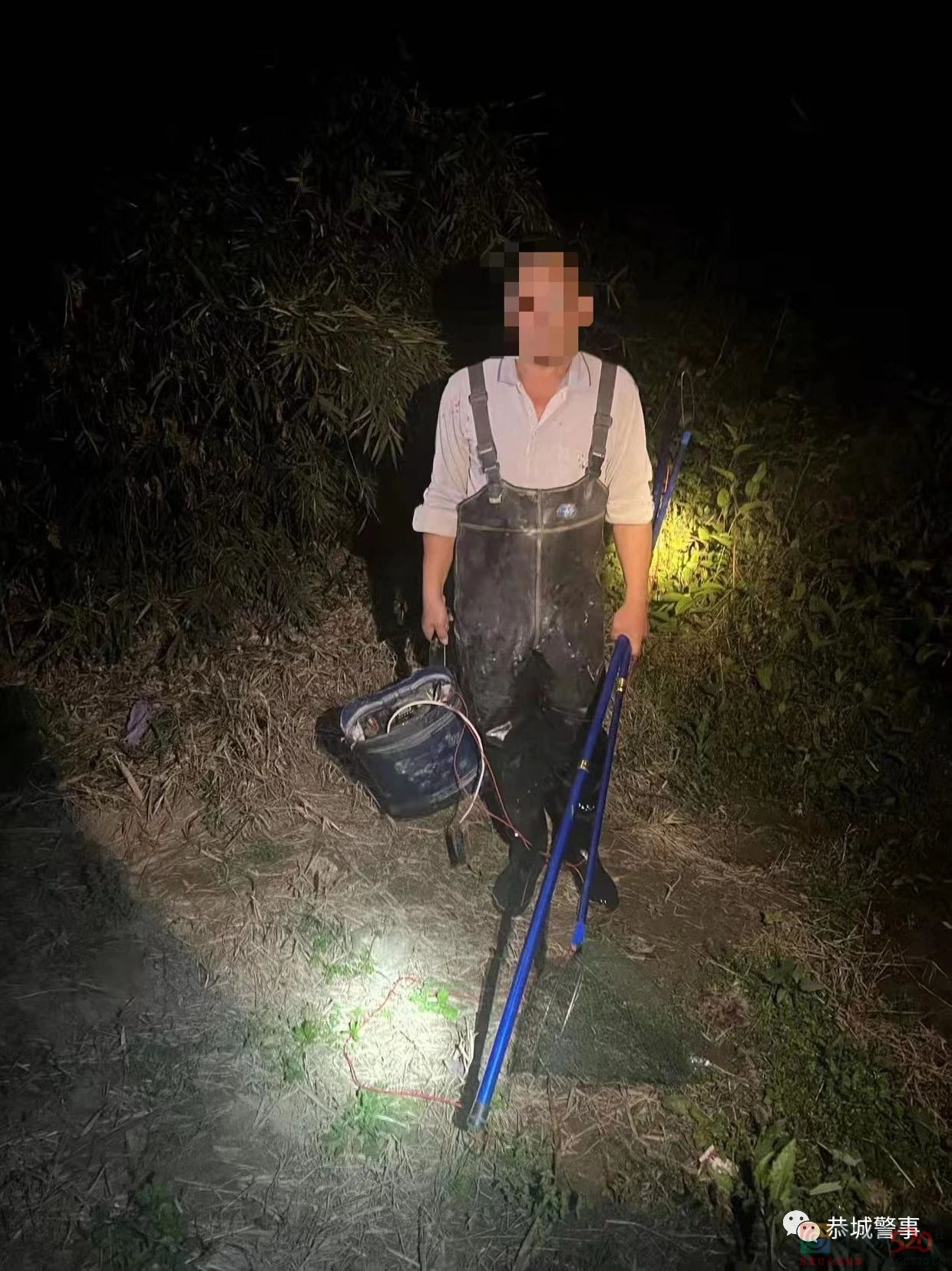 恭城：深夜非法电鱼，这5名男子被抓现行！100 / 作者:论坛小编01 / 帖子ID:305834