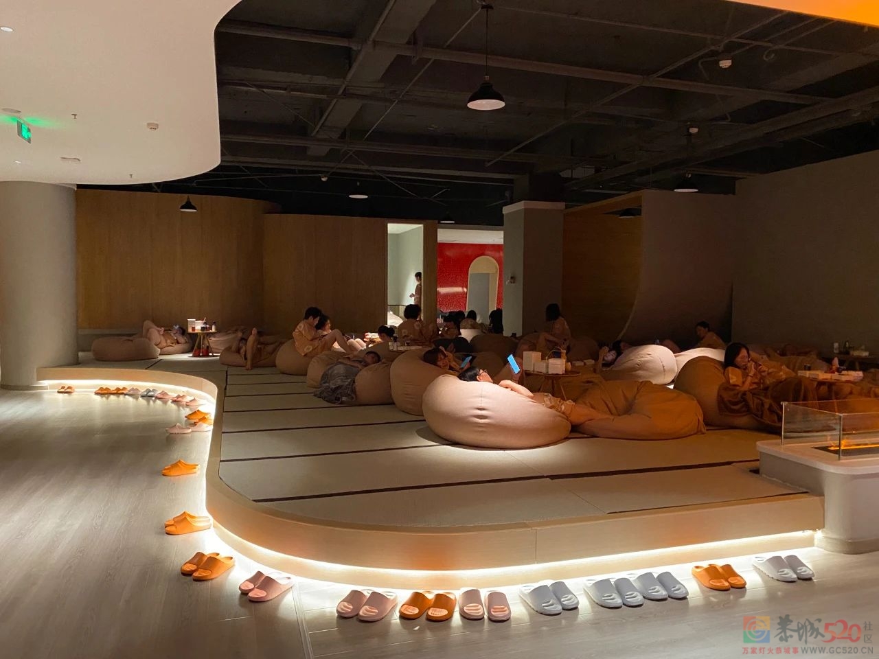 假期第四天，我后悔出来人挤人了吗？269 / 作者:儿时的回忆 / 帖子ID:306373