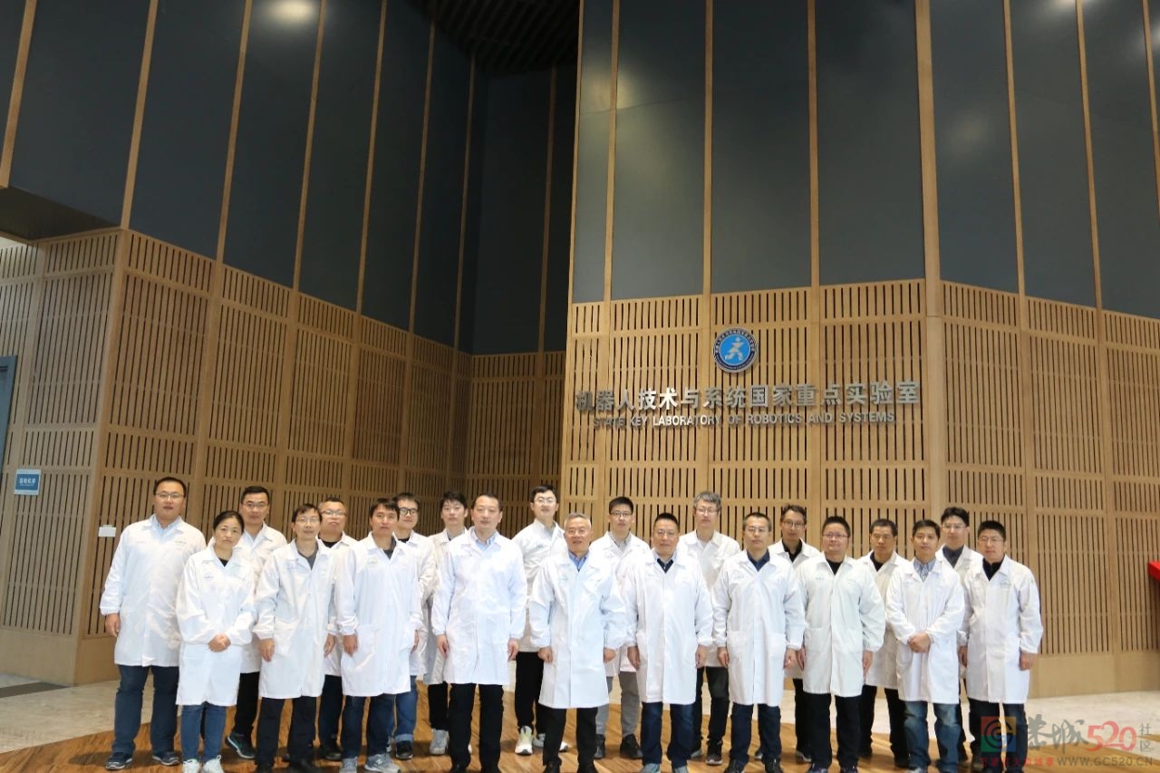 共青团中央 全国青联颁授第27届中国青年五四奖章298 / 作者:登山涉水 / 帖子ID:306425