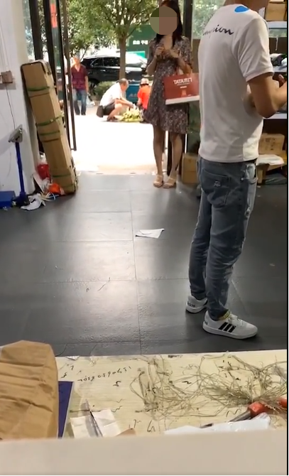 「取快递被造谣出轨」后，那个女生的「完美」胜诉169 / 作者:儿时的回忆 / 帖子ID:306717