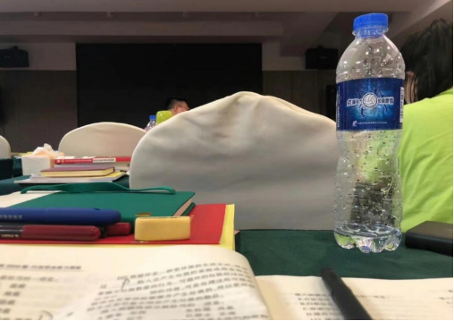 “县城最爱考公务员的，是精英公务员二代”733 / 作者:儿时的回忆 / 帖子ID:306752