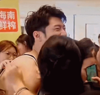 被骂“低俗”的椰树男模终于爆火，娱乐圈看了都脸红459 / 作者:儿时的回忆 / 帖子ID:307444