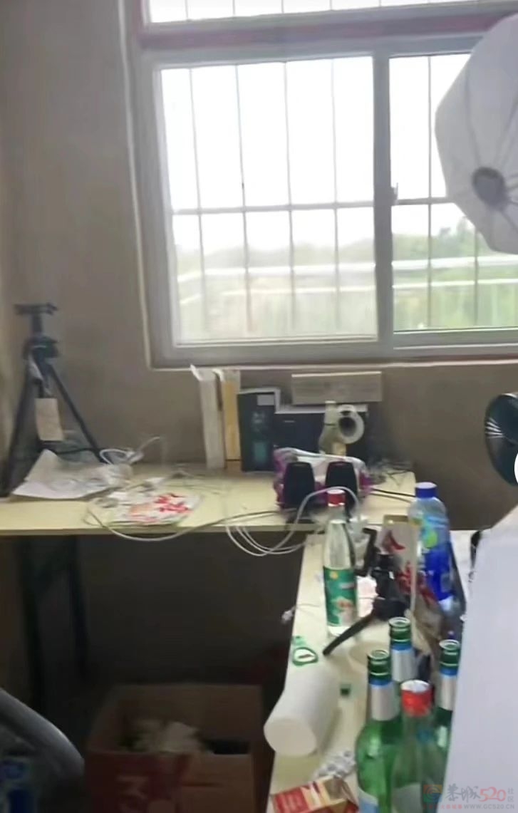 直播中喝空10个酒瓶后，他猝然离世797 / 作者:儿时的回忆 / 帖子ID:307991