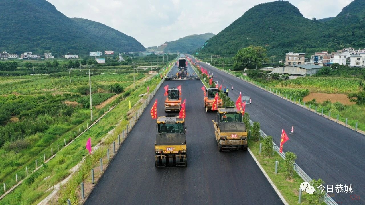 灌平高速进入路面施工冲刺阶段 全力加速年内全线通车！714 / 作者:论坛小编01 / 帖子ID:308603