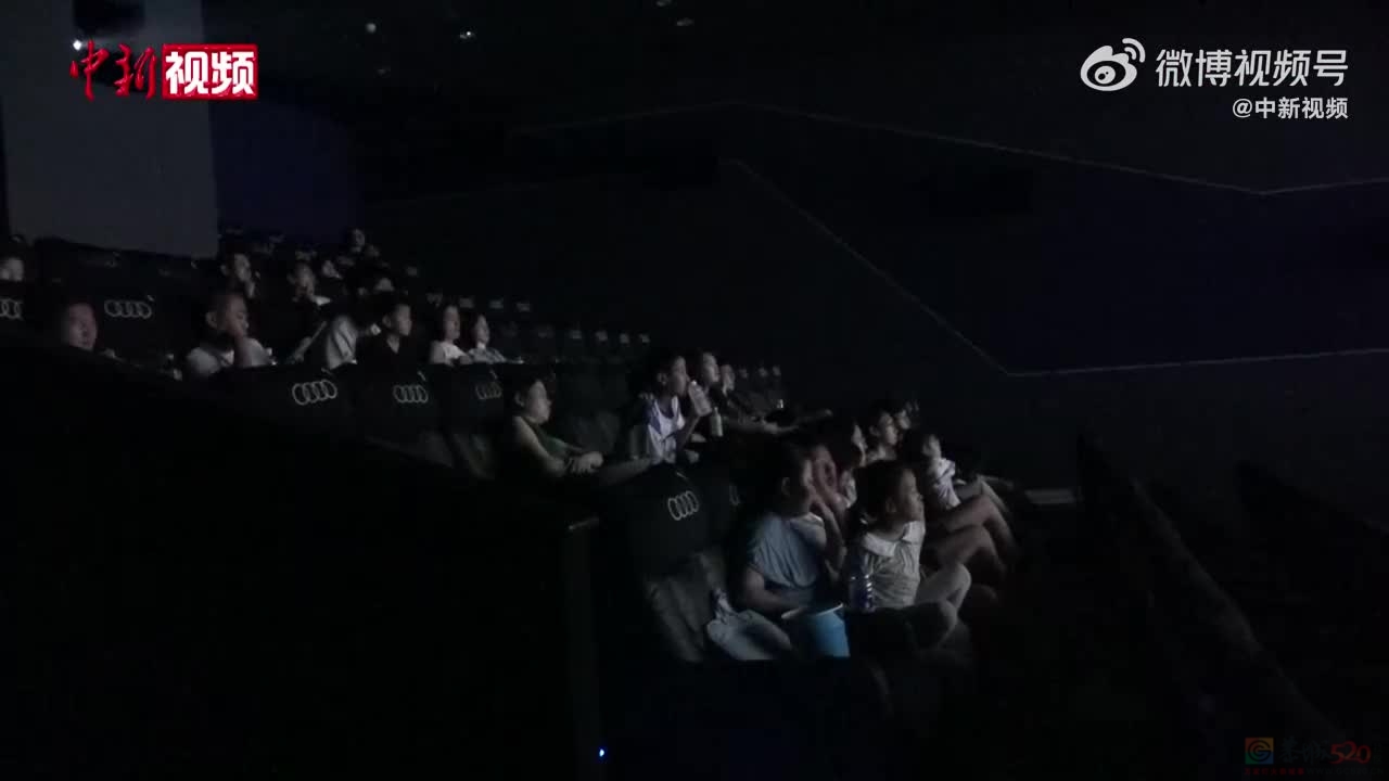 影院成大型背诗现场引争议，到底该不该制止？654 / 作者:论坛小编01 / 帖子ID:308775