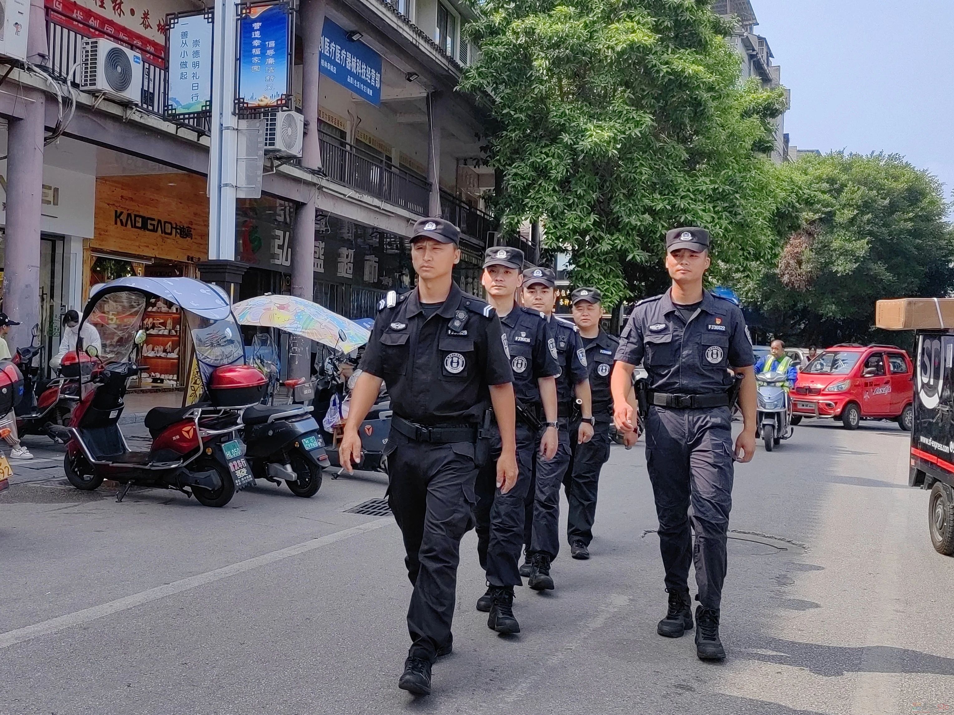 恭城公安用“警色”保平安，以坚守献祝福！13 / 作者:论坛小编01 / 帖子ID:310858