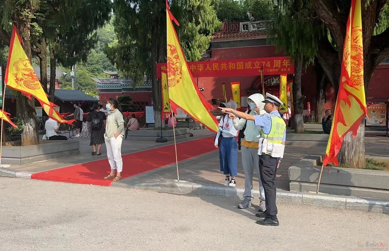恭城公安用“警色”保平安，以坚守献祝福！131 / 作者:论坛小编01 / 帖子ID:310858
