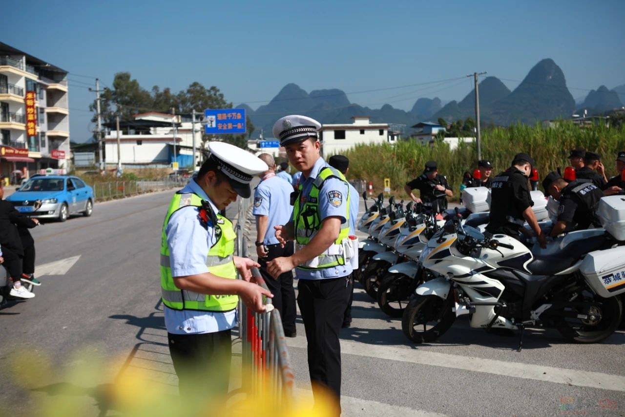 恭城公安环广西公路自行车世界巡回赛绘就别样“警色”！145 / 作者:论坛小编01 / 帖子ID:311143