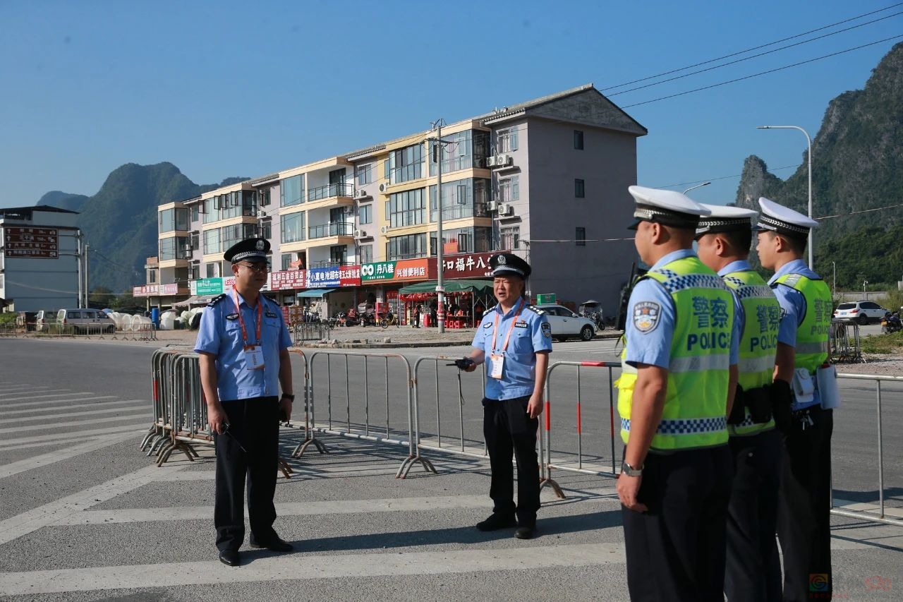 恭城公安环广西公路自行车世界巡回赛绘就别样“警色”！495 / 作者:论坛小编01 / 帖子ID:311143