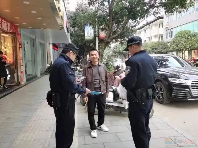 恭城一男子捡到万元现金！拾金不昧传递社会正能量，为你点赞！95 / 作者:论坛小编01 / 帖子ID:312741
