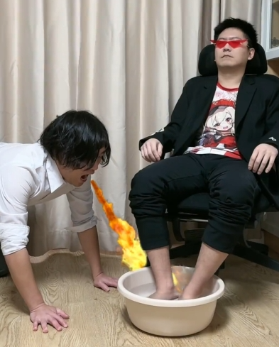 最近打工人捧红的“掉功德”爆梗，笑完发现自己才是小丑511 / 作者:儿时的回忆 / 帖子ID:313325