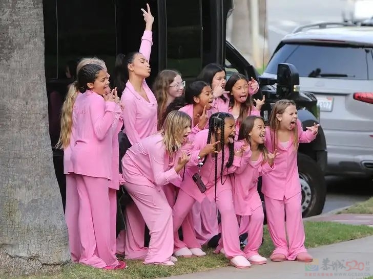 卡戴珊花10亿养的女儿被夸“世界最美”，看到照片我沉默了...173 / 作者:放眼看世界 / 帖子ID:313379