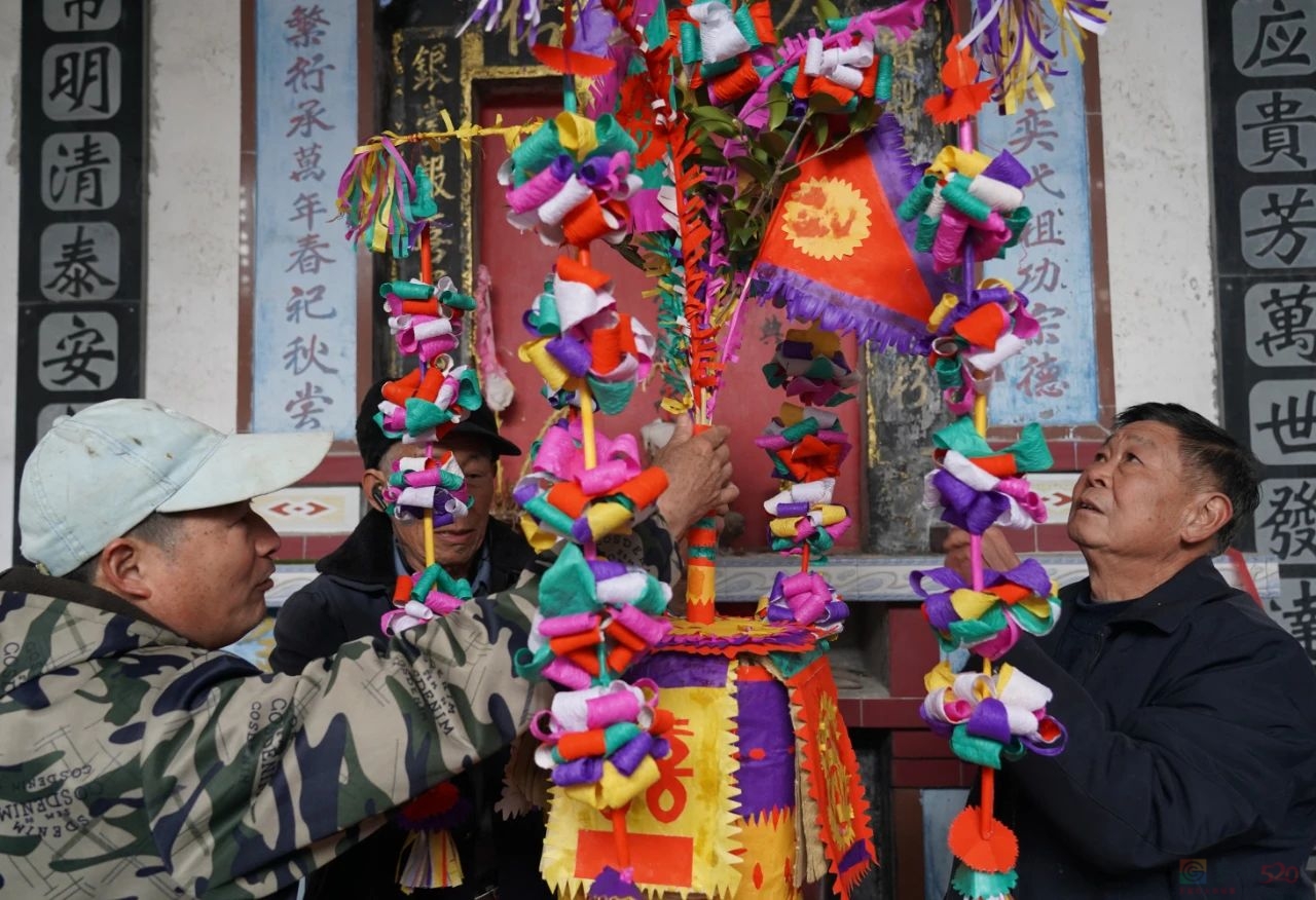 村民齐心制作花炮 拉开花炮节序幕129 / 作者:论坛小编01 / 帖子ID:313388