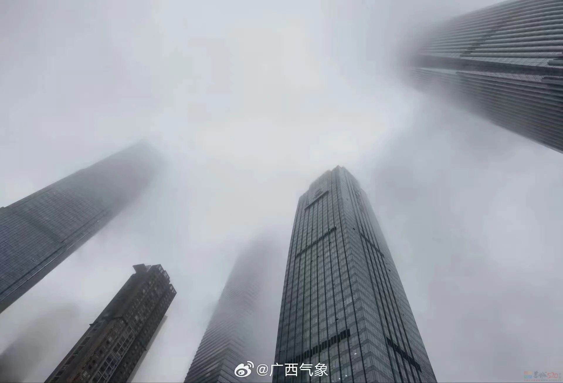 回南天强势来袭！据说这次将要持续……866 / 作者:尹以为荣 / 帖子ID:313428