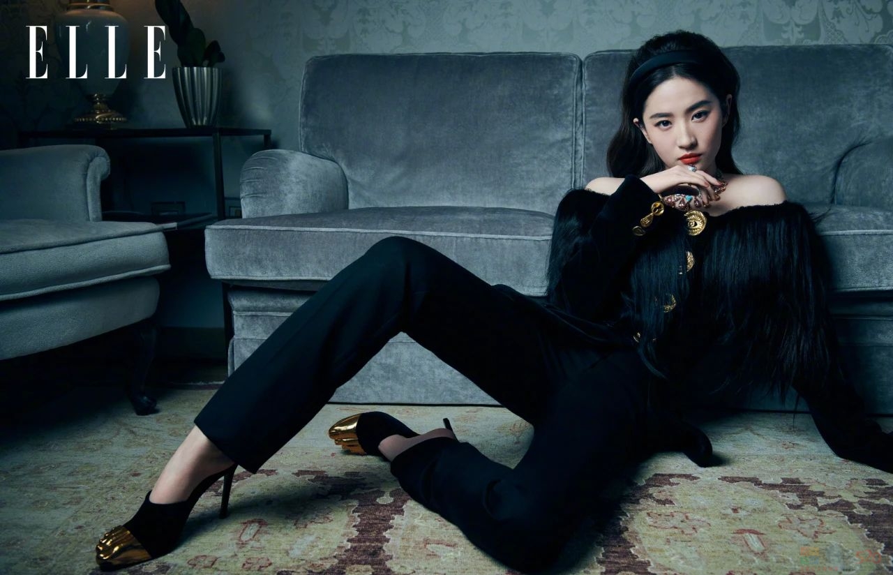 香奈儿死对头“复活”，奇葩礼服吓坏网友：这是人类能穿的衣服？94 / 作者:放眼看世界 / 帖子ID:313723