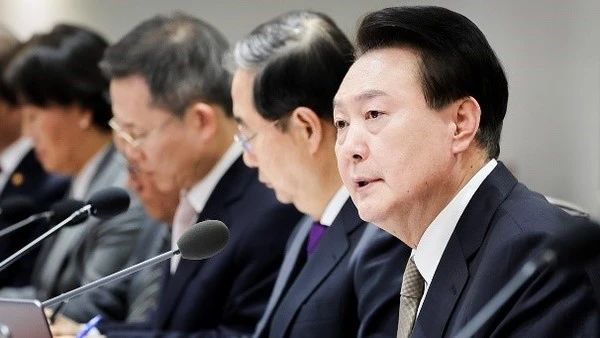 韩国医疗大瘫痪升级！数万医生医学生撂挑子走人：孕妇生不了、癌患活活痛死？！394 / 作者:放眼看世界 / 帖子ID:313840
