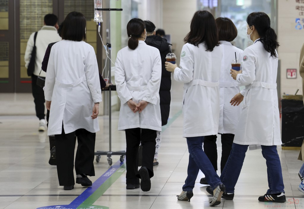 韩国医疗大瘫痪升级！数万医生医学生撂挑子走人：孕妇生不了、癌患活活痛死？！943 / 作者:放眼看世界 / 帖子ID:313840