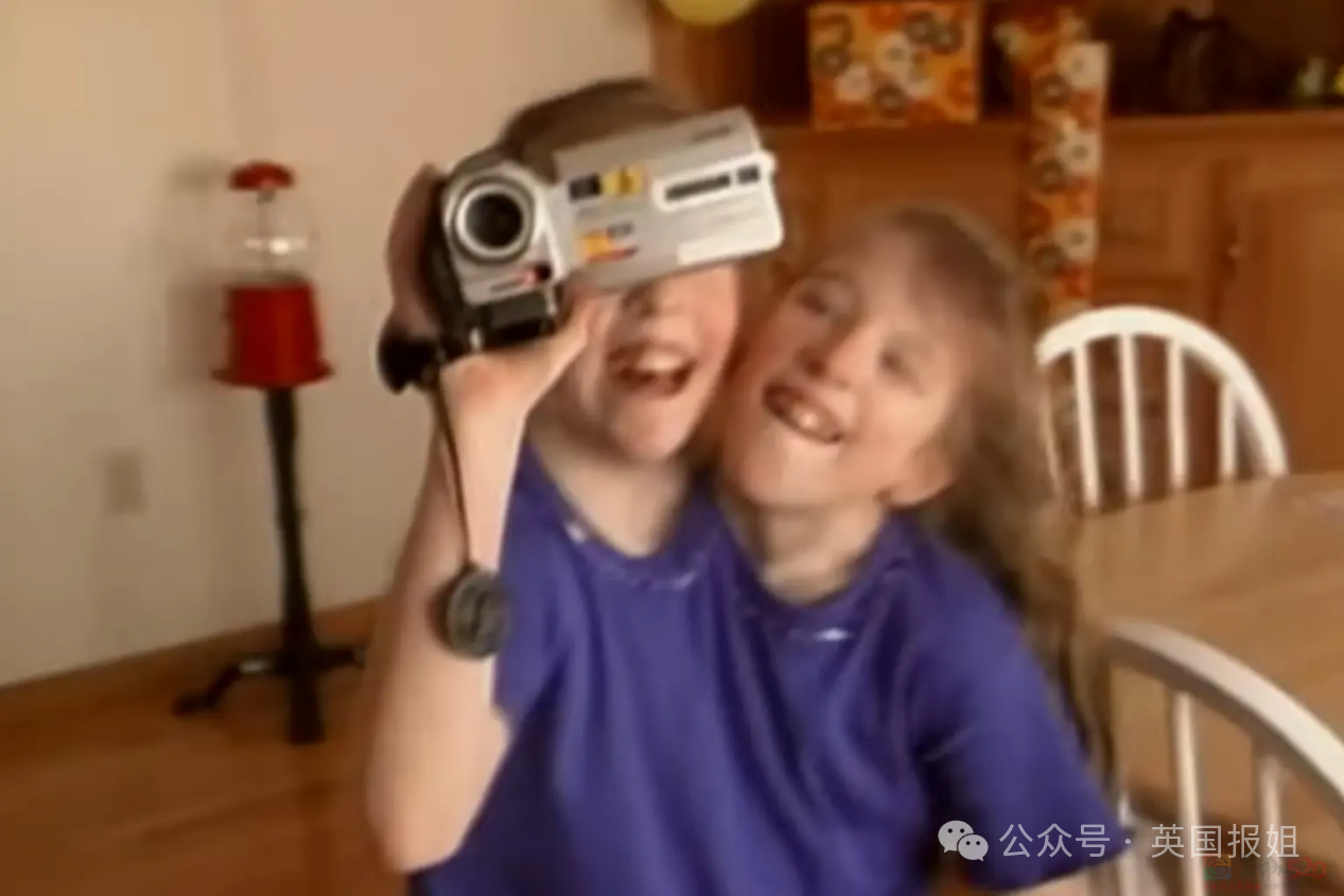 美国连体双胞胎嫁给同一个男人！共用身体34年，还要一起生孩子？347 / 作者:放眼看世界 / 帖子ID:314448