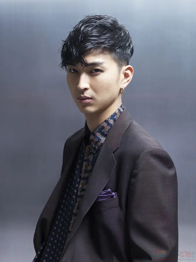 你QQ空间里的那个顶流花美男，现在肿到妈都认不出了……724 / 作者:放眼看世界 / 帖子ID:314688