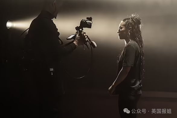 新罗密欧与朱丽叶公演遭全网群嘲！黑人女主像拳皇，男主口齿不清愣头青？网友：他们演啥妖怪？352 / 作者:放眼看世界 / 帖子ID:315414