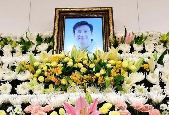 韩巨富财阀千金遭全球通缉！多位与她有染顶流男星蹊跷惨死或坐牢？网友：比狗血韩剧还吓人！861 / 作者:放眼看世界 / 帖子ID:316077