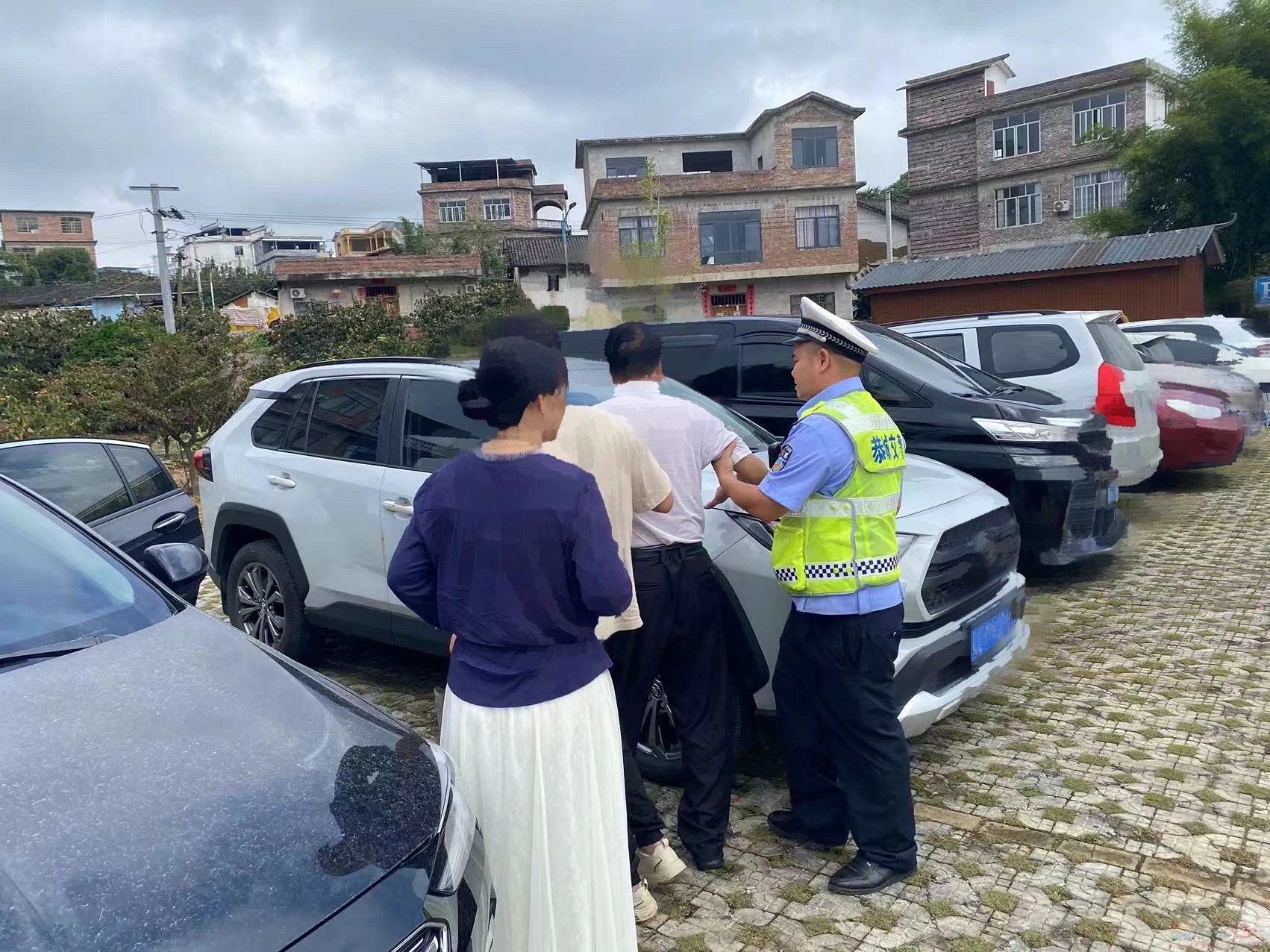 秋日“警”事暖心  守护持续“升温”654 / 作者:论坛小编01 / 帖子ID:317609