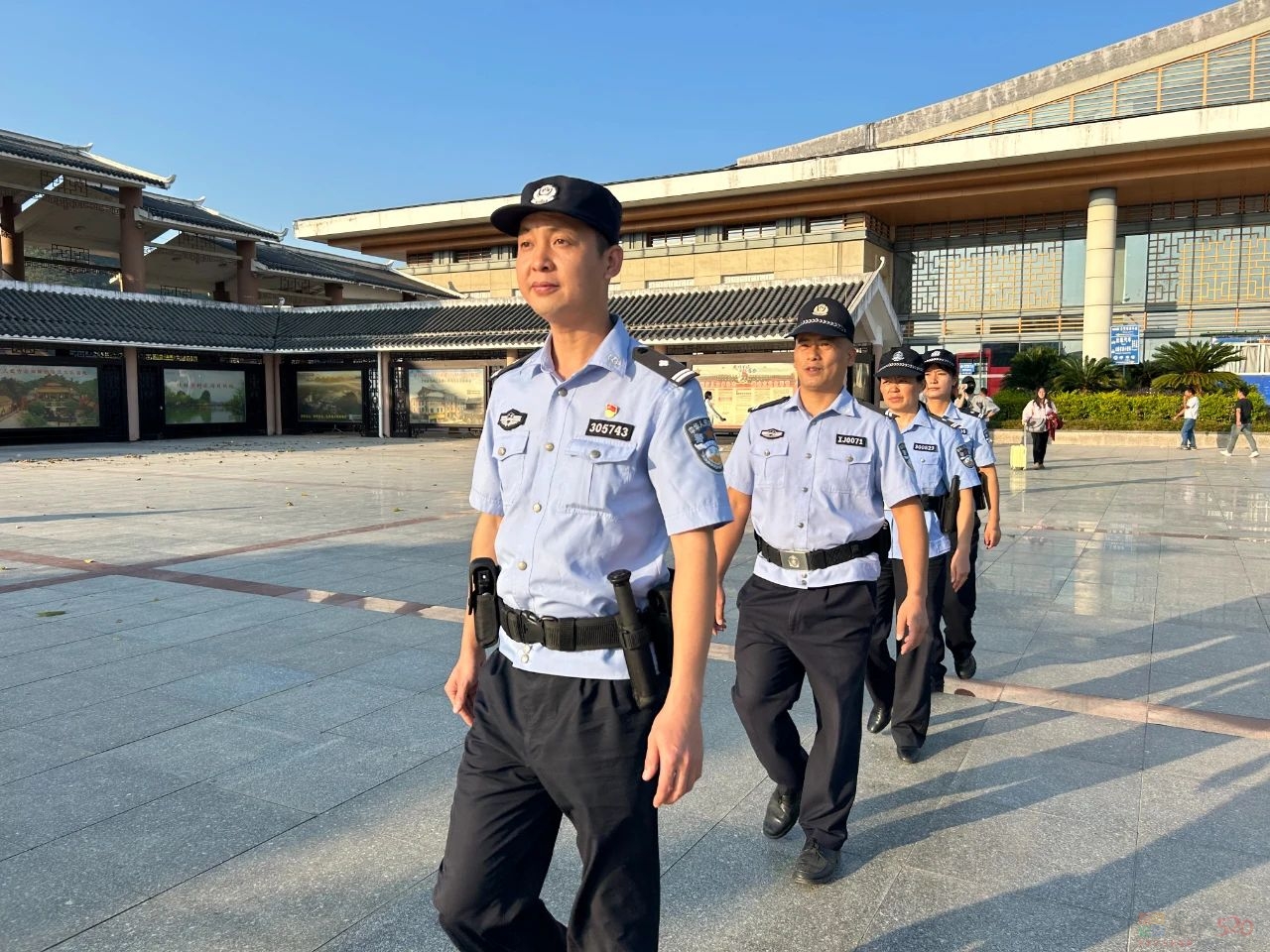巡逻防控“白＋黑”  筑牢安全“防护网”929 / 作者:论坛小编01 / 帖子ID:317839