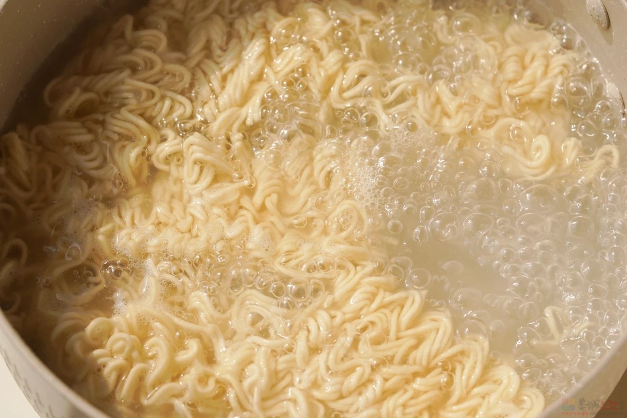 醉鬼炒面，但醉鬼一口也吃不到，全被抢了。396 / 作者:爱生活爱美食 / 帖子ID:317911