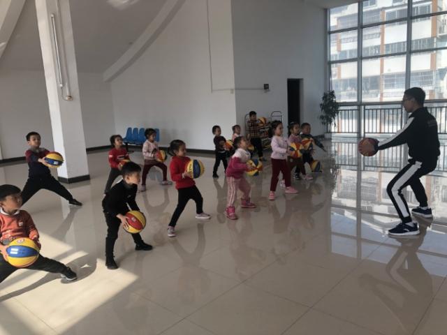 快乐宝贝幼儿园招聘啦
因幼儿园发展需要，现面向社会招聘幼儿教师数名，应 ...968 / 作者:心静4 / 帖子ID:270124