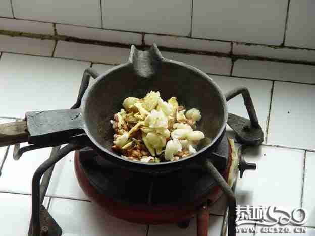 恭城油茶的传说991 / 作者:兔八哥 / 帖子ID:514