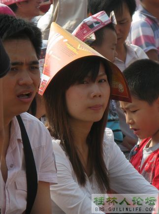 2009年恭城月柿节开幕式上各式各样的帽子79 / 作者:翠峰紫阳 / 帖子ID:932